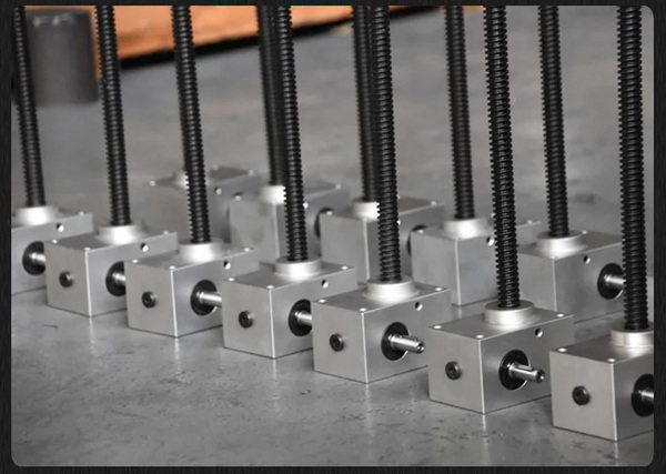 絲桿升降機(jī) 絲桿升降機(jī)